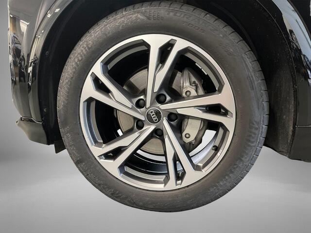 Audi Q6 e-tron S edition Quattro 100 kWh 420pk · SOH 97,1% · Panoramadak · 360 Camera · Wegklapbare Trekhaak · Elek. Voorstoelen · Kuipsport stoel · 20'' Inch · Garantie t/m 23-04-2030 of 100.000km