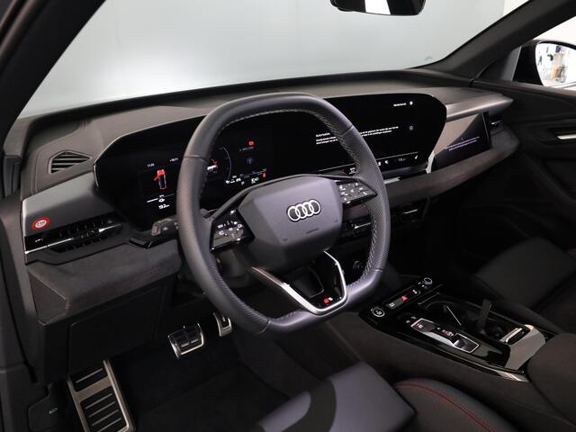 Audi Q6 e-tron S edition quattro 100 kWh 387 pk | Navigatie | Warmtepomp | Panoramadak | Trekhaak (wegklapbaar) | Rondomzicht camera | Leder/Alcantara | S-Line |