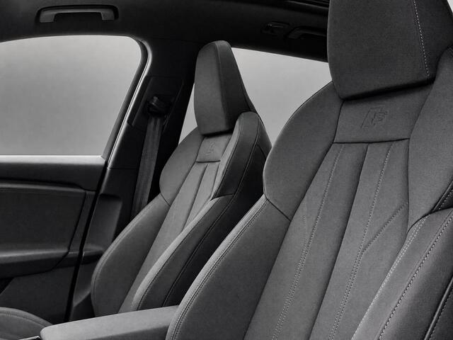 Audi Q6 e-tron S edition performance 100 kWh 306 PK · Tech pro · Glazen panoramadak · Trekhaak elek. wegklapbaar · Optiekpakket zwart