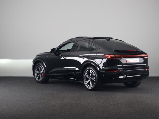 Audi Q6 Sportback e-tron S edition 83Kwh 252 pk | Glazen panoramadak | Exterieurpakket zwart | Trekhaak, mechanisch draaibaar | S line zwart leder-kunstleder |