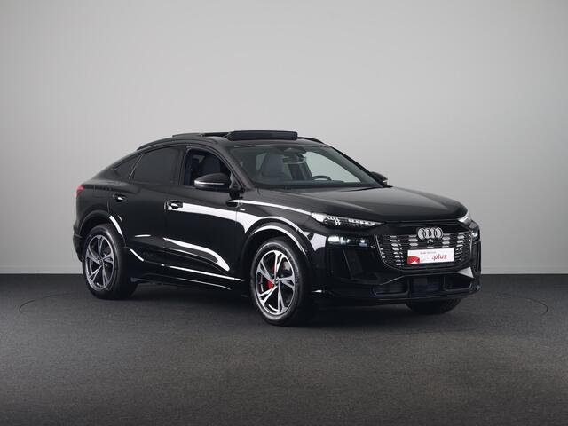 Audi Q6 Sportback e-tron S edition 83Kwh 252 pk | Glazen panoramadak | Exterieurpakket zwart | Trekhaak, mechanisch draaibaar | S line zwart leder-kunstleder |