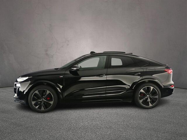 Audi Q6 Sportback e-tron S edition performance 100 kWh | Trekhaak | Adaptieve Cruise | Panorama Dak | Camera | B&O 3D | Head-up | Matrix LED | Navigatie-pakket | Trekhaak-pakket | Interieur-pakket |