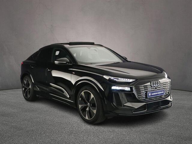 Audi Q6 Sportback e-tron S edition performance 100 kWh | Trekhaak | Adaptieve Cruise | Panorama Dak | Camera | B&O 3D | Head-up | Matrix LED | Navigatie-pakket | Trekhaak-pakket | Interieur-pakket |