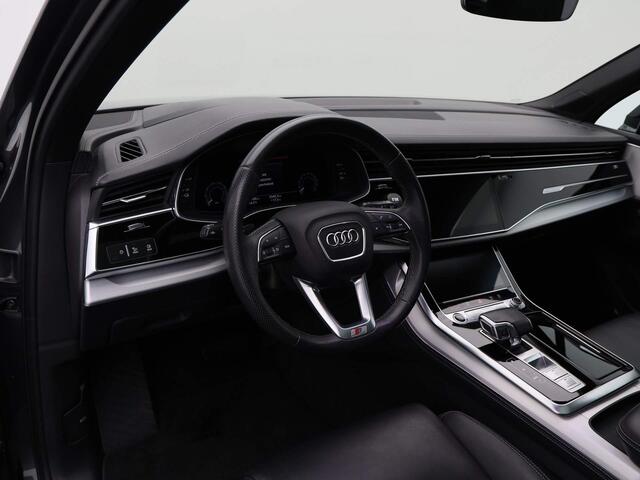 Audi Q7 60 TFSi e quattro Competition 450 Pk | Trekhaak | Panorama Dak | Head Up | Elektrische Stoelen | Rondom Zicht Camera | Carplay | 22 Inch | Full LED
