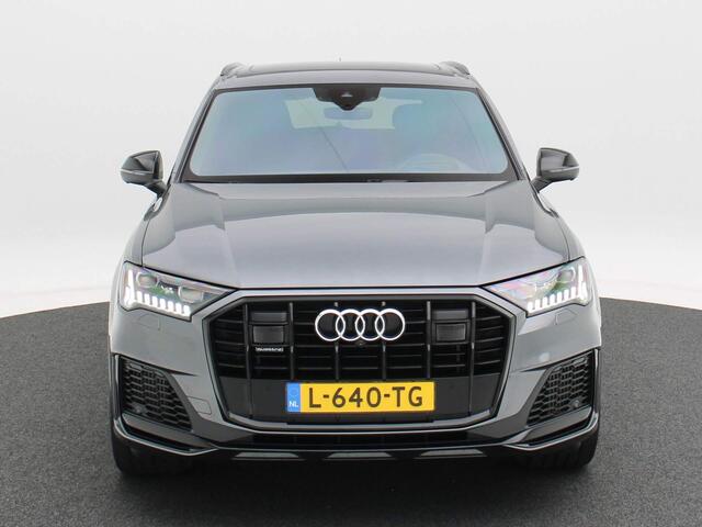 Audi Q7 60 TFSi e quattro Competition 450 Pk | Trekhaak | Panorama Dak | Head Up | Elektrische Stoelen | Rondom Zicht Camera | Carplay | 22 Inch | Full LED