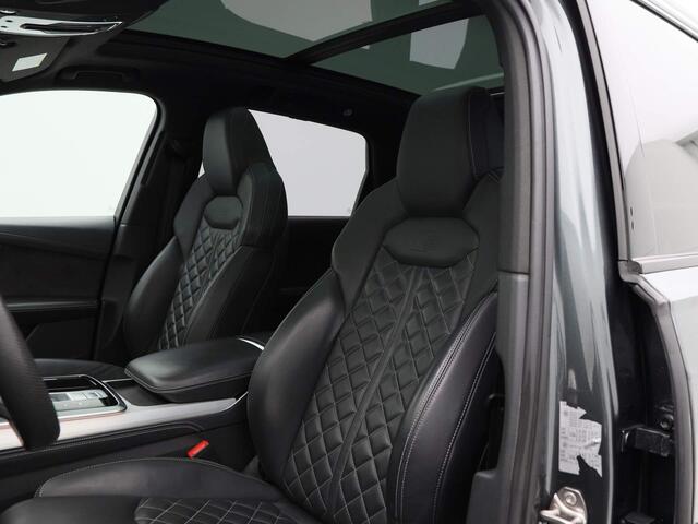 Audi Q7 60 TFSi e quattro Competition 450 Pk | Trekhaak | Panorama Dak | Head Up | Elektrische Stoelen | Rondom Zicht Camera | Carplay | 22 Inch | Full LED