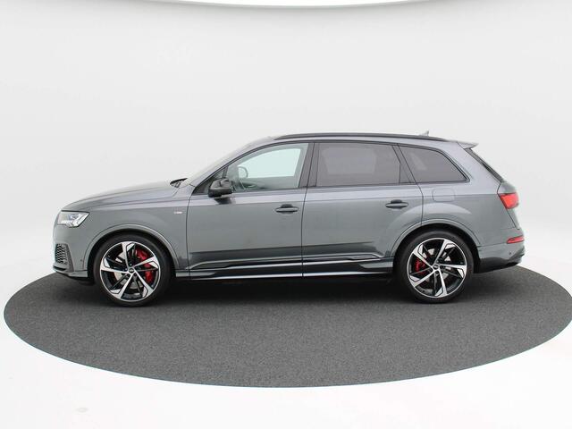 Audi Q7 60 TFSi e quattro Competition 450 Pk | Trekhaak | Panorama Dak | Head Up | Elektrische Stoelen | Rondom Zicht Camera | Carplay | 22 Inch | Full LED