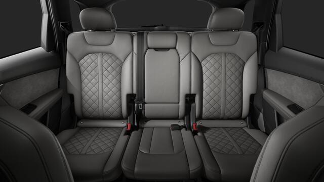 Audi Q7 55 TFSI e quattro 394 Tiptronic Pro Line S Automaat | Vierwielbesturing | Parkeerhulp voor en achter | Optiekpakket zwart plus | Automatisch dimmende binnenspiegel | Achterbank plus | Verwarmbare voorstoelen | Privacy glas (donker getint) | Achteruitrijca