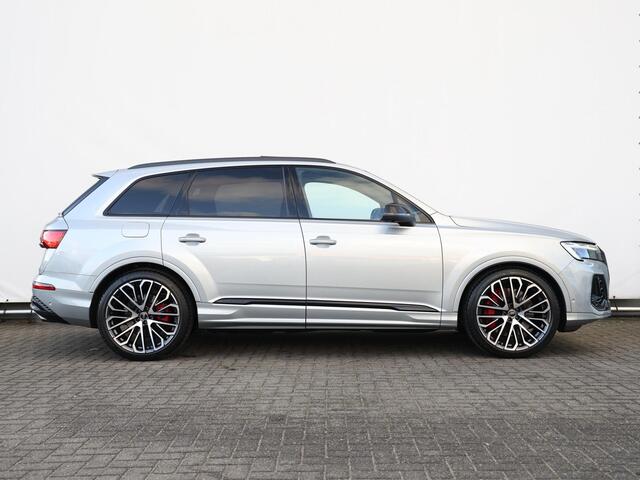 Audi Q7 60 TFSI e quattro Pro Line S Competition | 490 pk | Vierwielsturing | Panoramadak | Luchtvering | Head up | 22" Lichtmetalen velgen |