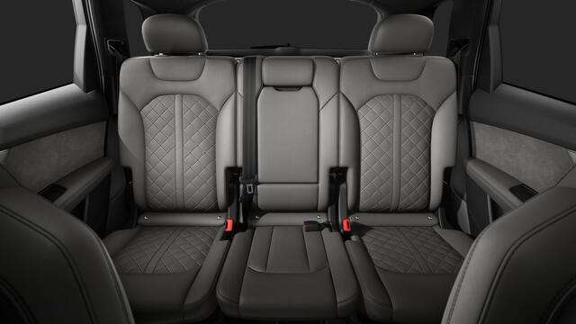 Audi Q7 55 TFSI e quattro 394 Tiptronic Pro Line S Automaat | Privacy glas (donker getint) | Optiekpakket zwart plus | Vierwielbesturing | Automatisch dimmende binnenspiegel | Achteruitrijcamera | Parkeerhulp voor en achter | Achterbank plus | Sportstoelen plus v