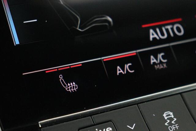 Audi Q7 60 TFSIe quattro S Line | Stoelverwarming | Adaptive cruise | 360 camera | Trekhaak | Carplay | Matrix LED | Luchtvering | Half leder | Navigatie | PHEV