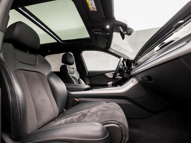 Audi Q7 55 TFSI quattro S-Line Sport 7 Persoons 340Pk Automaat (PANORAMADAK, MATRIX LED, LUCHTVERING, HEAD-UP DISPLAY, BANG&OLUFSEN, TREKHAAK, MEMORY SEATS, APPLE CARPLAY, NIEUWSTAAT)