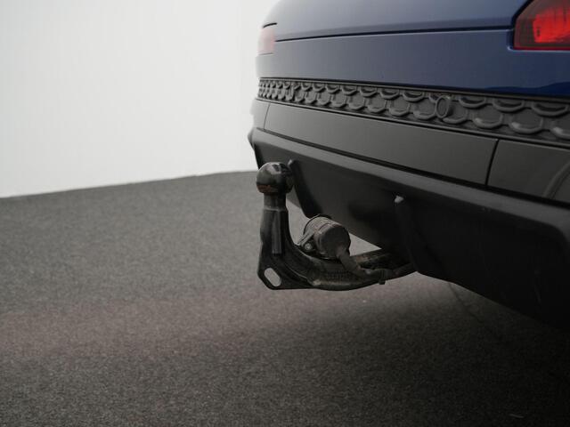 Audi Q7 60 TFSI e 490 pk tiptronic quattro Pro Line S Competition / S-Line | Panoramadak | Trekhaak | Sportstoelen Plus | Nachtzicht | Valcona leder | Laser LED | Alcantara hemel