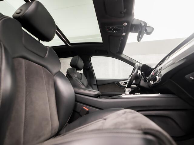 Audi Q7 3.0 TDI e-tron quattro S-Line Sport 374Pk Automaat (PANORAMADAK, 2X S-LINE, VIRTUAL COCKPIT, LUCHTVERING, BOSE AUDIO, MEMORY SEATS, ADAPTIVE CRUISE, SFEERVERLICHTING, LEDER/ALCANTARA, KEYLESS, CAMERA, NIEUWSTAAT)