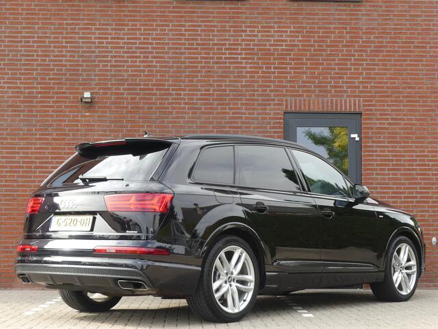 Audi Q7 3.0 TDI quattro S-line 7p / Panodak / Trekhaak