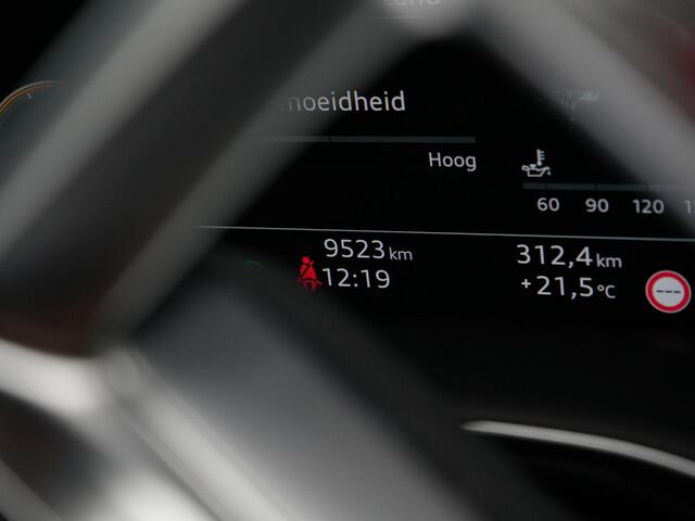 Audi Q7 60 TFSI e 490 pk tiptronic quattro Pro Line S Competition / S-Line | Panoramadak | Trekhaak | Valcona leder | Laser LED | Sportstoelen Plus | Uitgebreid lederpakket | Vierwielbesturing