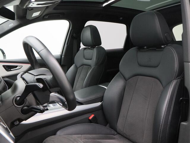 Audi Q7 55 TFSi e quattro 380 Pk S-Line | Trekhaak | 22 Inch | Panoramadak | Zwart Optiek | Adaptive Cruise | Bose Audio | Head-Up | Full LED | Privacy Glass | Elektrische Achterklep | 55.774 Km!!