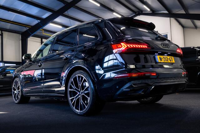 Audi Q7 60 TFSI e 463 pk V6 Quattro Competition S-Line Laser-Light/ RS-Stoelen/ Keyless/ Head-Up/ B&O/ Adap.Cruise/ Pano-Dak/ Lucht-Vering/ 360-Camera/ Carbon/ Trekhaak/ 22'' LMV