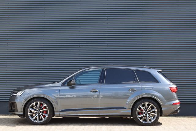 Audi Q7 60 TFSI e quattro 456pk S-Line Competition Pano/B&O Advanced/Alcantara hemel/360/Keyless/Servo/Valcona Leder/Sfeer/Nachtzicht