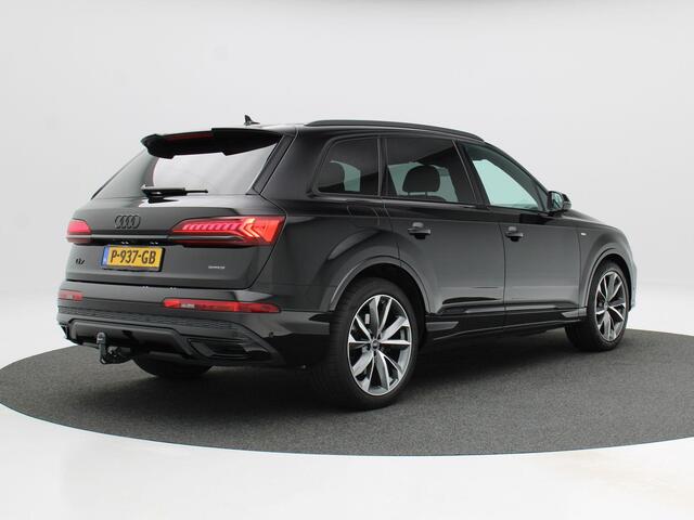 Audi Q7 55 TFSi e 381 Pk quattro S-Line | Soft Close | Camera | Stoelverwarming | Trekhaak | Geheugenfunctie | CarPlay | Full LED | 20 Inch | 21.357 Km !!