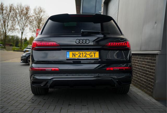 Audi Q7 60 TFSI e 463 pk V6 Quattro Competition S-Line /Laser-Light/ RS-Stoelen/ Keyless/ Head-Up/ B&O/ Adap.Cruise/ Pano-Dak/ Lucht-Vering/ 360-Camera/ Carbon/ Trekhaak/ 22'' LMV