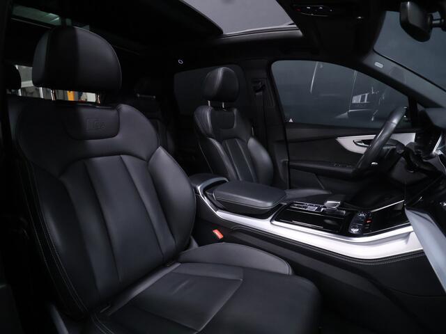Audi Q7 60 TFSI e quattro Competition [SCHUIFKANTELDAK, BOSE, APPLE CARPLAY, TREKHAAK UITKLAPBAAR, ANDROID, MATRIX LED, STOELVERWARMING, CAMERA, VOL LEDER, PDC V+A, CLIMATE, LUCHTVERING, ELEKTRISCHE ACHTERKLEP, DIGITAL DASH, NIEU