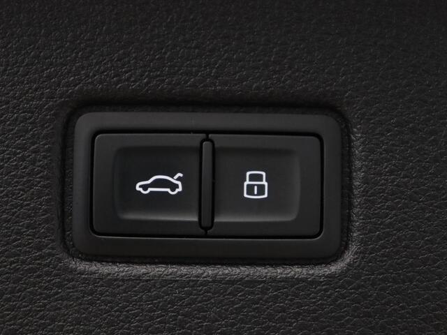 Audi Q7 55 TFSI e quattro Pro Line Plus | Panoramadak | Trekhaak | Leder | Stoelkoeling | Camera | Cruise control | Navigatie | Carplay | Stoelverwarming | Bang & Olufsen | Memory |