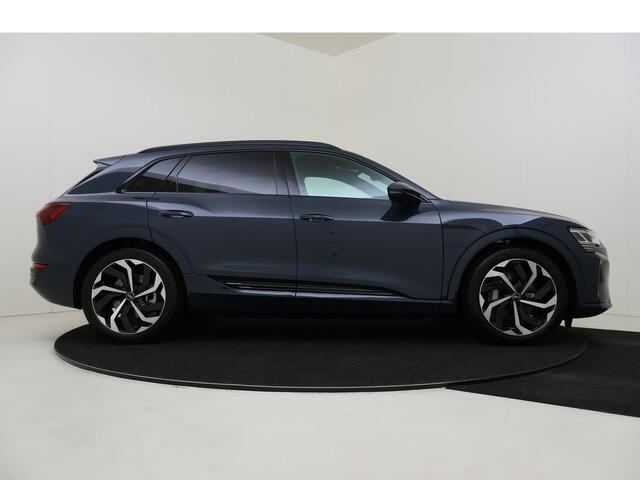Audi Q8 e-tron 50 quattro S Edition 95 kWh | Panoramadak | Achteruitrijcamera | 21" Velgen | Stoelverwarming | Carplay