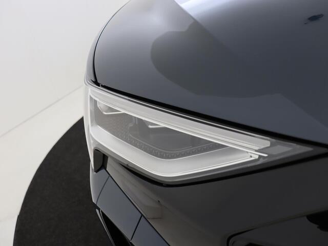Audi Q8 e-tron 50 quattro S Edition 95 kWh | Panoramadak | Achteruitrijcamera | 21" Velgen | Stoelverwarming | Carplay