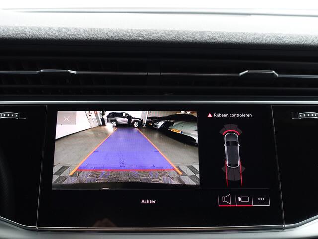 Audi Q8 55 TFSI e Quattro S Competition Aut- Panoramadak, Design Leder, Bang Olufsen, Head Up, Sfeerverlichting, Memory, CarPlay