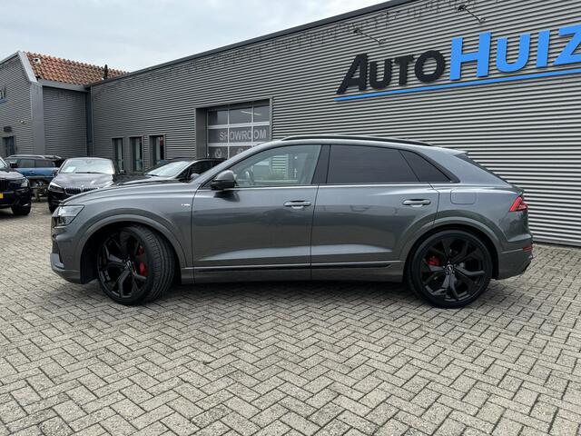 Audi Q8 55 TFSI e quattro Pro Line S-Line Audi S Sportstoelen Ruitstiksel ACC Head-Up Display Panoramadak Bang & Olufsen 23 Inch RSQ8 velgen Matrix Led Nachtzicht 360 Gr Camera Standkachel Keyless Entry Vol!