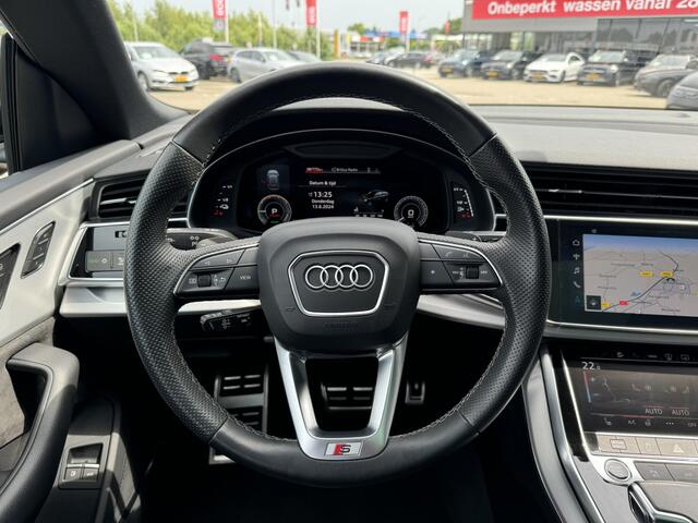 Audi Q8 55 TFSI e quattro Pro Line S-Line Audi S Sportstoelen Ruitstiksel ACC Head-Up Display Panoramadak Bang & Olufsen 23 Inch RSQ8 velgen Matrix Led Nachtzicht 360 Gr Camera Standkachel Keyless Entry Vol!