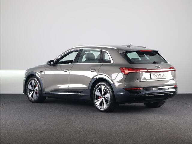 Audi Q8 e-tron 50 quattro Advanced Edition 95 kWh 340PK | Private lease vanaf ¤ 1.142,- pm | Head up Display | AC Boordlader 22kw | Keyless Entry | Elektrisch verstelbaar stuur