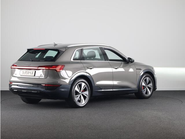 Audi Q8 e-tron 50 quattro Advanced Edition 95 kWh 340PK | Private lease vanaf ¤ 1.142,- pm | Head up Display | AC Boordlader 22kw | Keyless Entry | Elektrisch verstelbaar stuur