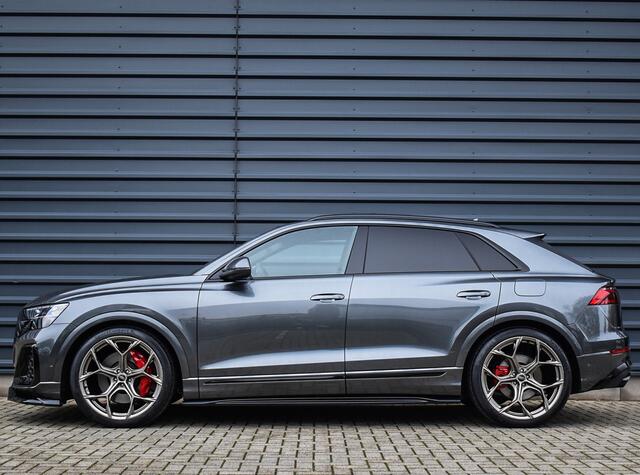 Audi Q8 55TFSI e QUATTRO PRO LINE S COMPETITION | FULLSTYLING | S-SEATS | 23INCH PANORAMADAK | 4 WIEL BESTURING | B&O SOUND | HEAD-UP | LUCHTVERING | DAB+ | SOFT-CLOSE | KEYLESS GO | ADAPTIVE CRUISE | 360 CAMERA | AMBIANCE INTERIEUR | TREKHAAK | BLACK-OPTIC