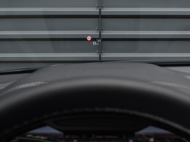 Audi Q8 55TFSI e QUATTRO PRO LINE S COMPETITION | S-SEATS | PANORAMADAK | 4 WIEL BESTURING | B&O SOUND | HEAD-UP | LUCHTVERING | DAB+ | SOFT-CLOSE | KEYLESS GO | ADAPTIVE CRUISE | 360 CAMERA | AMBIANCE INTERIEUR | TREKHAAK | BLACK-OPTIC