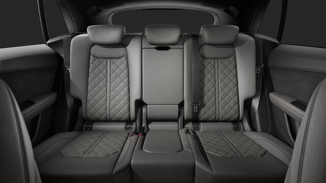 Audi Q8 55 TFSI e 394 Tiptronic Pro Line S Automaat | Vierwielbesturing | Privacy glas (donker getint) | Optiekpakket zwart plus | S line exterieurpakket | Sportstoelen plus voorin | Automatisch dimmende binnenspiegel | Matrix-ledkoplampen met Audi-laserlicht, le