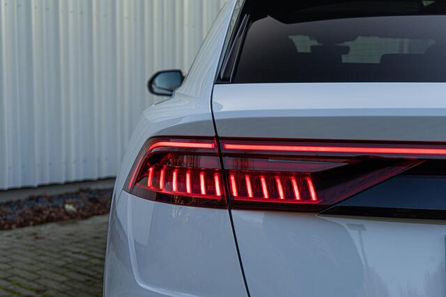 Audi Q8 55 TFSI e Quattro S-Line Pano RS Stoel ACC 360 Head Up Ambient Matrix B&O Luchtv. Softclose Trekhaak