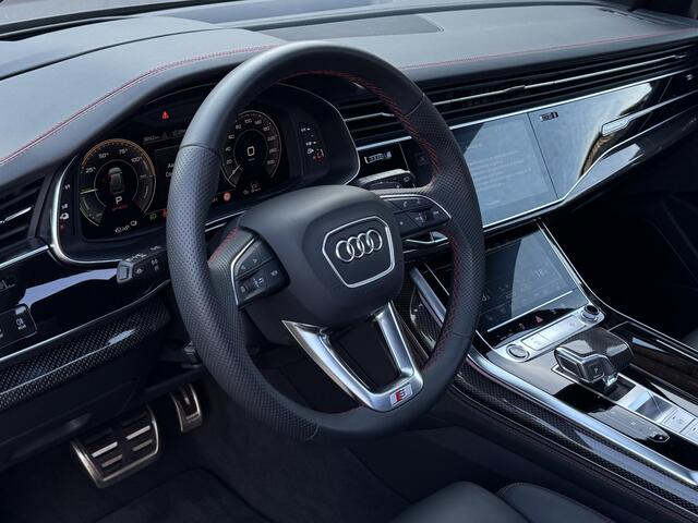 Audi Q8 55 TFSIe Quattro Competition Plus 381pk / Nardo Grey / 22LM / Black Optiek / Panodak / PHEV