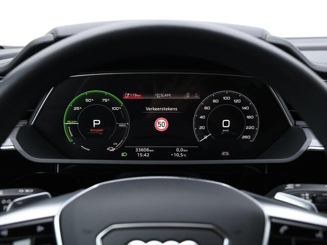 Audi Q8 e-tron 50 quattro 95 kWh 340pk | 22" Velgen | Leder | Stoelverwarming | Navi | Apple Carplay