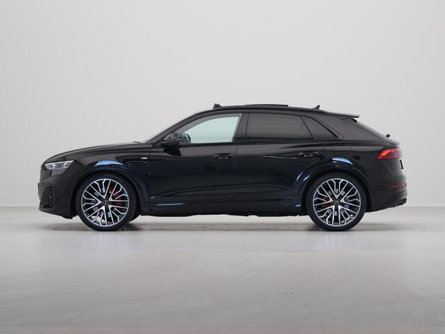 Audi Q8 60 TFSI e quattro Pro Line S Competition Panoramadak Wegklapbare trekhaak 23'' Lichtmetalen velgen Vierwiel besturing