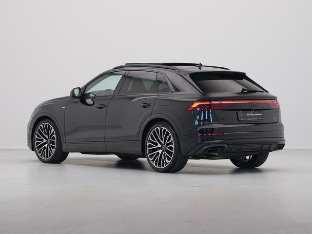 Audi Q8 60 TFSI e quattro Pro Line S Competition Panoramadak Wegklapbare trekhaak 23'' Lichtmetalen velgen Vierwiel besturing