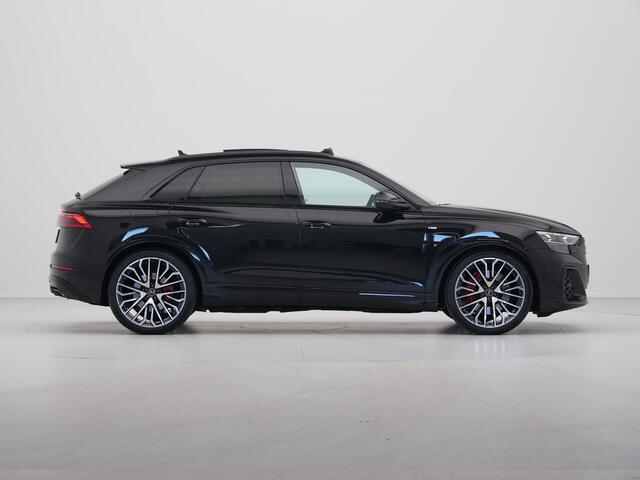 Audi Q8 60 TFSI e quattro Pro Line S Competition Panoramadak Wegklapbare trekhaak 23'' Lichtmetalen velgen Vierwiel besturing