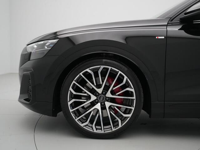 Audi Q8 60 TFSI e quattro Pro Line S Competition Panoramadak Wegklapbare trekhaak 23'' Lichtmetalen velgen Vierwiel besturing