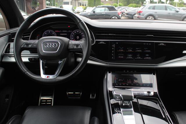 Audi Q8 55 TFSI e quattro Pro Line S / Vol opties!! / Trekhaak / Panoramadak / 360Camera / Head-up / 22'' / Softclose / B&O / Luchtvering / Keyless / Stuurverwarming / Sfeerverlichting / Stoelventilatie + verwarming / Dodehoek /