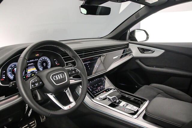Audi Q8 55 TFSI e quattro Pro Line S | Pano | B&O | Head Up | Trekhaak | Adapt. Cruise | Ambient Plus | 4-wielbesturing |