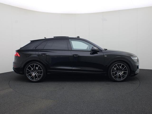 Audi Q8 55 TFSIe 280kW/381PK quattro S Line · Leder · Luchtvering · Panoramadak