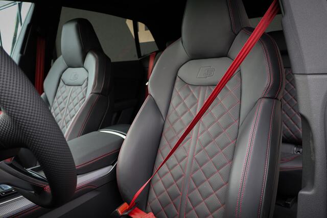 Audi Q8 60 TFSI e quattro Pro Line S Competition 490pk ACHTERAS BESTURING| STOELVERWARMING & VERKOELING | MASSAGE | ADAPTIVE | TREKHAAK | SFEERVERLICHTING | RED STITCHING |