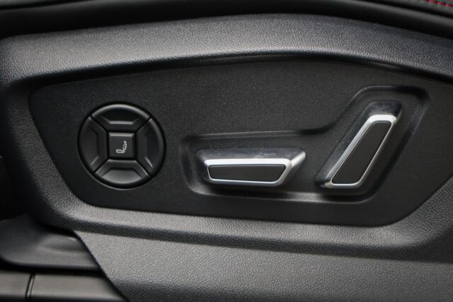 Audi Q8 60 TFSI e quattro Pro Line S Competition 490pk ACHTERAS BESTURING| STOELVERWARMING & VERKOELING | MASSAGE | ADAPTIVE | TREKHAAK | SFEERVERLICHTING | RED STITCHING |