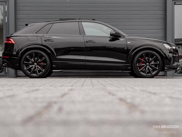 Audi Q8 60 TFSI E Quattro S-Line Pano RS-Stoelen Trekhaak Massage 23" HUD BTW